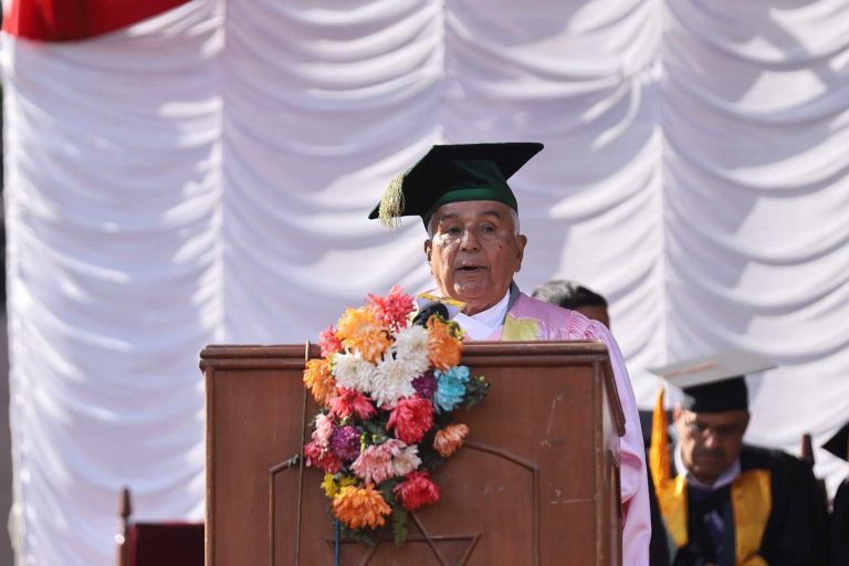 देश परिवर्तनको बाटोमा अघि बढ्दाका संक्रमणकालीन चुनौती र विघ्नबाधाहरूको सामना नेपालीले गर्नु परेको छ