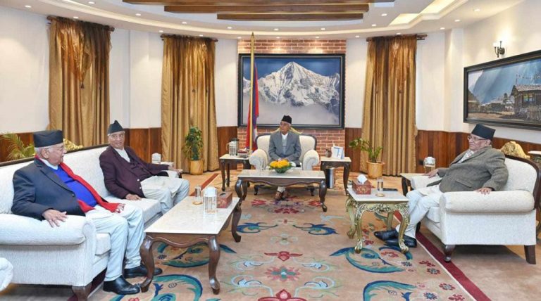 सितल निवासमा प्रधानमन्त्री प्रचण्ड, काँग्रेस सभापति देउवा र एमाले अध्यक्ष केपी ओली