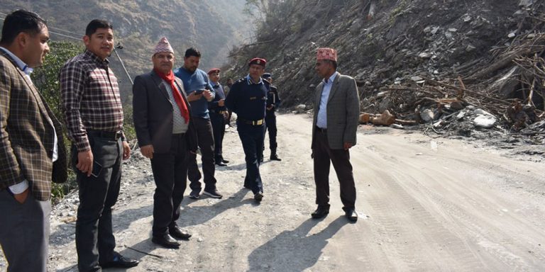 यातायात मन्त्री प्रकाश ज्वालाले राष्ट्रिय गौरवको कालीगण्डकी करिडोरअन्तर्गत बेनी–जोमसोम–कोरला सडक निर्माणलाई गति दिन निर्देशन