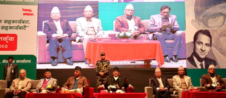 लोकतन्त्रको सावालमा सबै पार्टीहरु एकठाउँमा