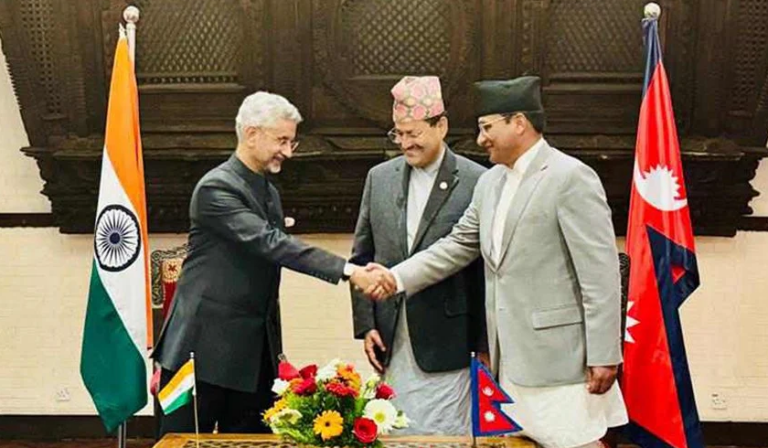 भारतले नेपालको भूकम्प प्रभावित क्षेत्रको पुनर्निमाणका लागि १० अर्ब रुपैयाँ अनुदान सहयोग दिने