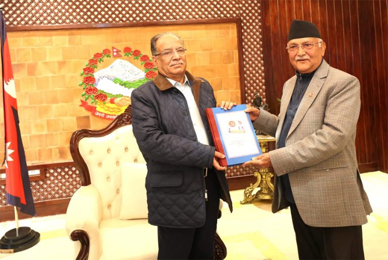 एमालेले ७५१ बुँदे मागसहितको ध्यानाकर्षण पत्र सरकारलाई बुझायो
