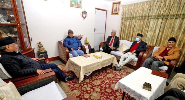 प्रधानमन्त्री प्रचण्ड र केपी ओलीले माधव नेपाललाई अब सँगै मिलेर जाउँ प्रस्ताव