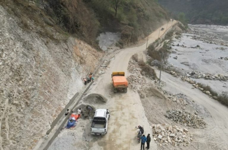 बेनी-मालढुङ्गा सडक निर्माणमा १५ महिनापछि प्रगति