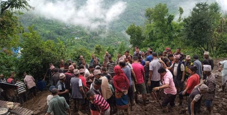 गुल्मीमा पहिरोले घर पुरिँदा एकै परिवारका पाँच जनाको मृत्यु