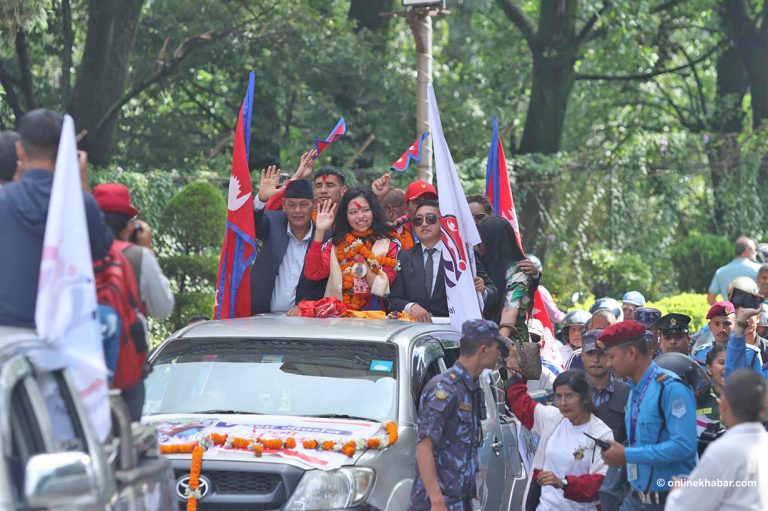 पारालिम्पिक्समा पदक जितेकी तेक्वान्दो खेलाडी पलेशा गोवर्धनलाई नगर परिक्रमा