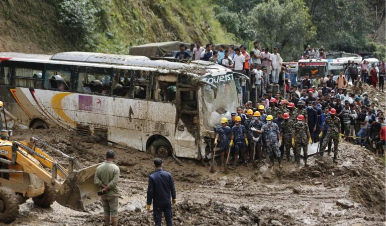 बाढीपहिरो र डुबानका कारण हालसम्म दुई सय १७ जनाको मृत्यु २८ जना बेपत्ता