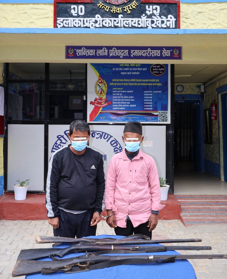 तनहुँबाट तीन भरुवा बन्दुकसहित दुई पक्राउ