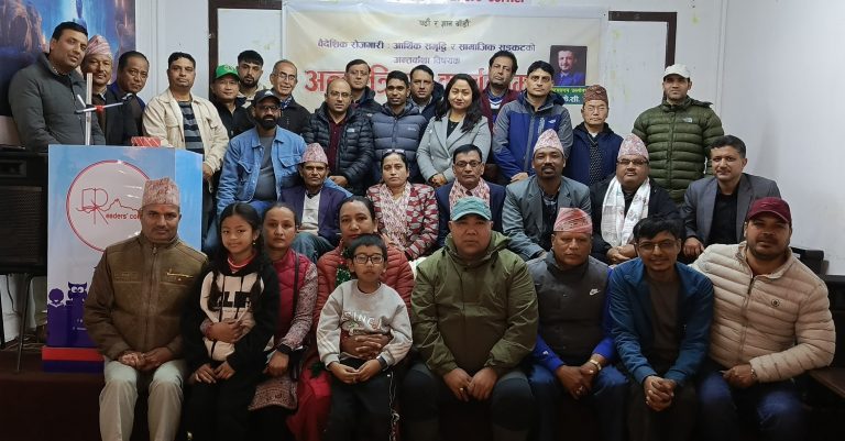 र्‍यान्डम रिडर्ससमा वैदेशिक रोजगारीको प्रभावबारे बहस