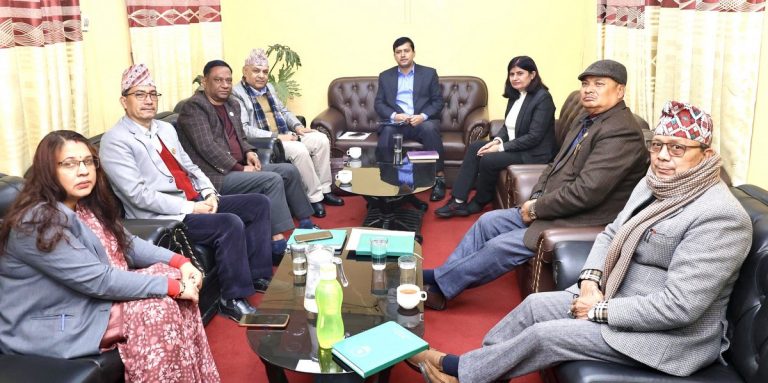 विचाराधीन विधेयकहरूलाई अघि बढाउने सत्तारुढ दलका प्रमुख सचेतकहरूको बैठकले निर्णय
