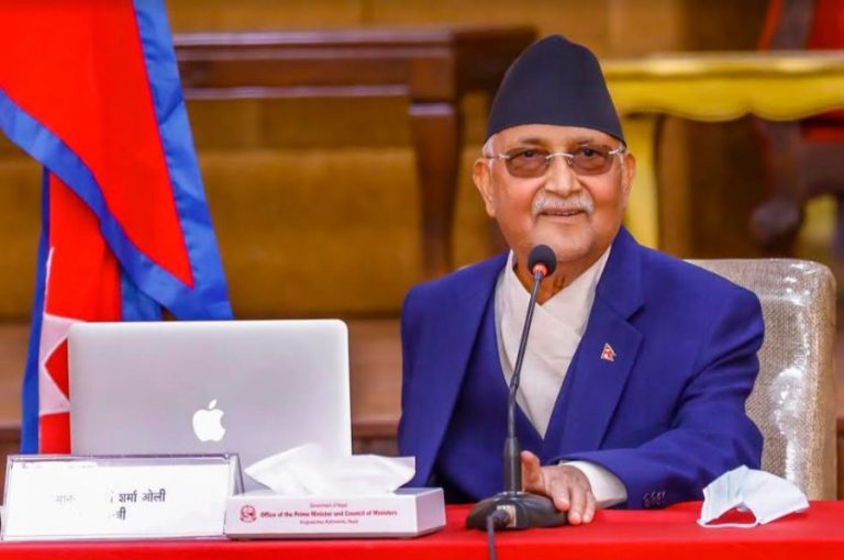 दलालीको पछि लागेर प्रधानमन्त्रीलाई भ्याइनभ्याइ, देश र जनताको पीडा कसले बुझिदिने ?