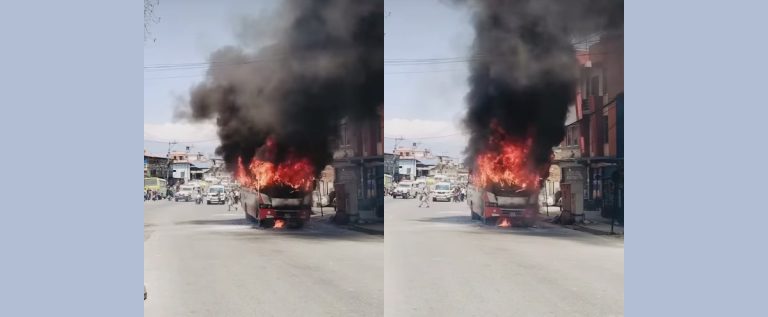 ढुंगेअड्डामा गुडिरहेको पाँचपोखरी यातायातमा आगलागी