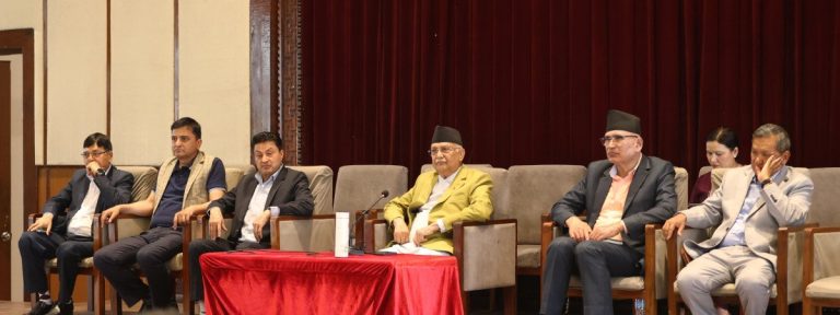 प्रधानमन्त्री ओलीले एमाले सांसदलाई १६ बुँदे निर्देशन