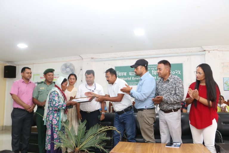 कोहलपुरमा सरसफाई हिरो सम्मान 