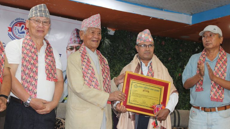 कवि तथा प्राज्ञ शशी लुमुम्बू ‘हङकङ साहित्यिक साझा शृङ्खलाबाट पुरस्कार तथा सम्मानित