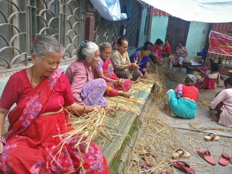 वृद्धवृद्धाहरूलाई सीप विकास तालिम : स्वनिर्भर बनाउने उद्देश्य