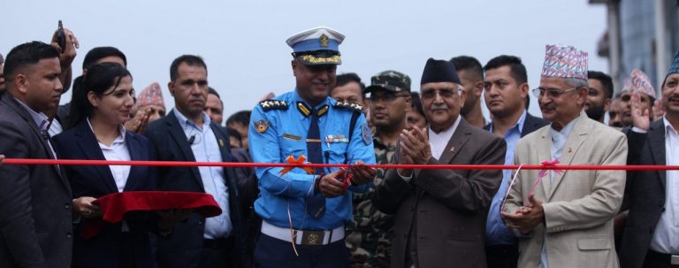 ग्यार्कोको ओभरपासको उद्घाटन गर्दै प्रधानमन्त्री ओलीलेले भने, हामी विकासको बाटोमा लगातार अगाडि बढिरहेका छौं
