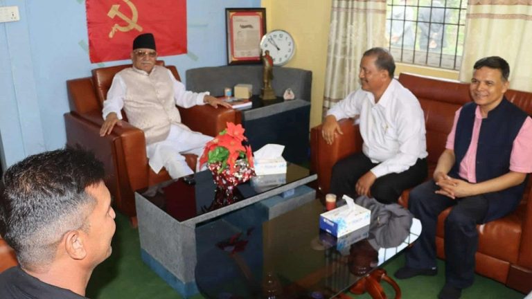 प्रचण्ड र विप्लवबीच भेटवार्ता