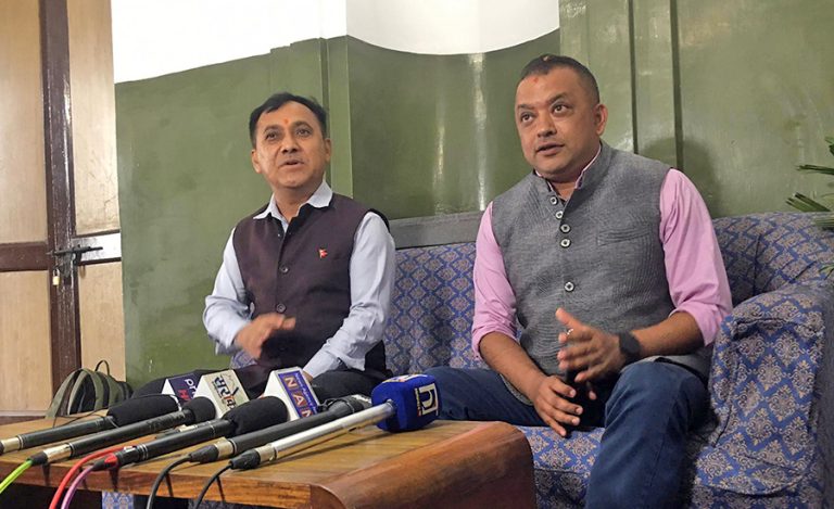 कांग्रेसका महामन्त्रीद्वय गगन थापा र विश्वप्रकाश शर्माले आज विशेष महाधिवेशनको घोषणा गर्ने तयारी