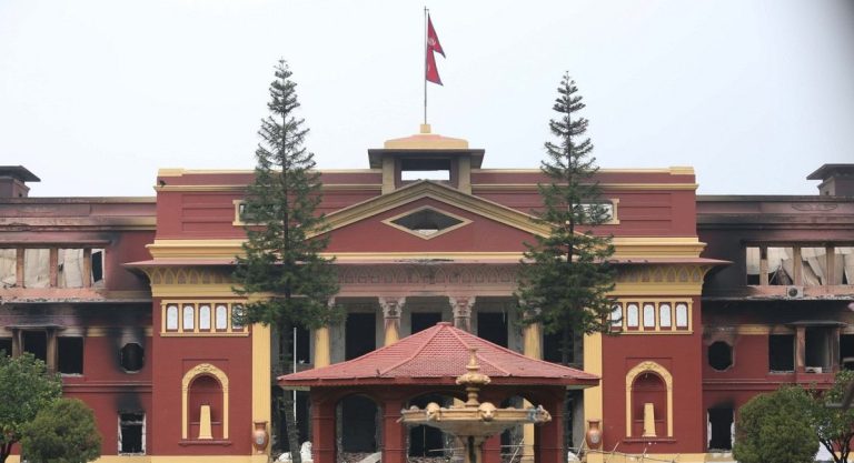 अन्तरिम सरकार गठन गर्न ९ बजे बोलाइएको बैठक २ बजे सारियो