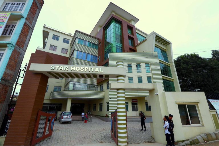 स्टार अस्पतालका चिकित्सक तथा कर्मचारीहरूले पारिश्रमिक नपाएको भन्दै आन्दोलनको निरन्तरता