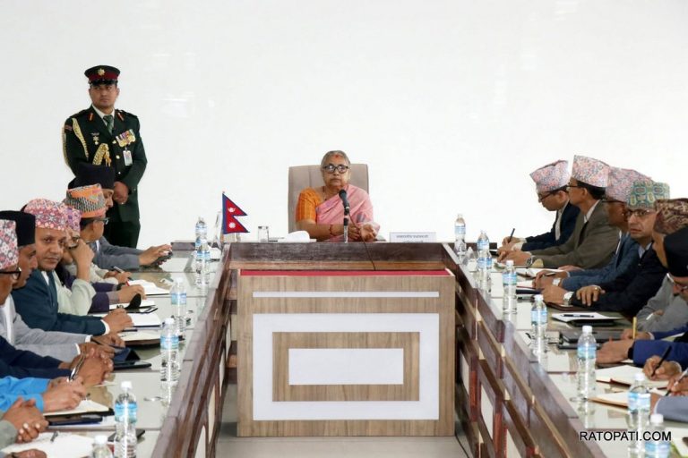 प्रधानमन्त्री सुशीला कार्कीले पदभार ग्रहण