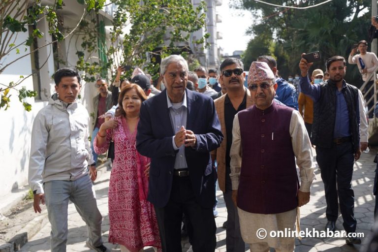 सभापति देउवा पार्टी नेतृत्वबाट बाहिरिए : कार्यवाहकको जिम्मा उपसभापति पूर्णबहादुर खड्कालाई