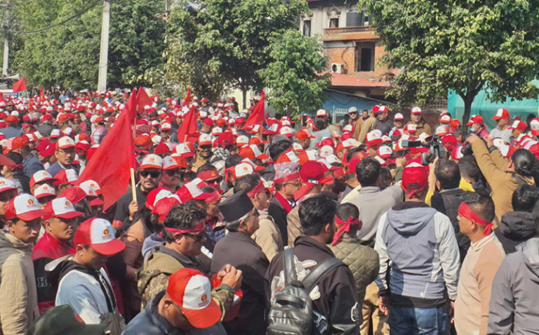 नेकपा एमालेले आज काठमाडौँमा जनप्रदर्शन गर्दै