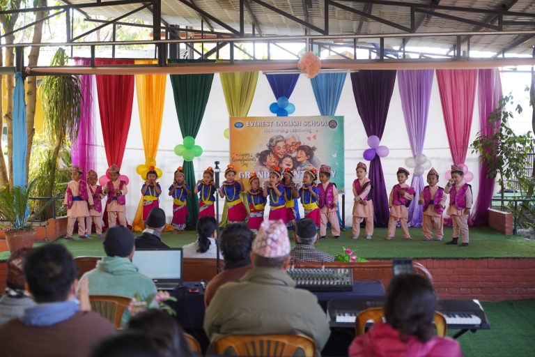 एभरेस्ट स्कुलमा सकियो ग्रायण्ड प्यारेन्स डे