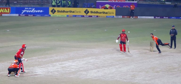 पोखरा एभेन्जर्सले चितवन राइनोजमाथि ८ विकेटको जित