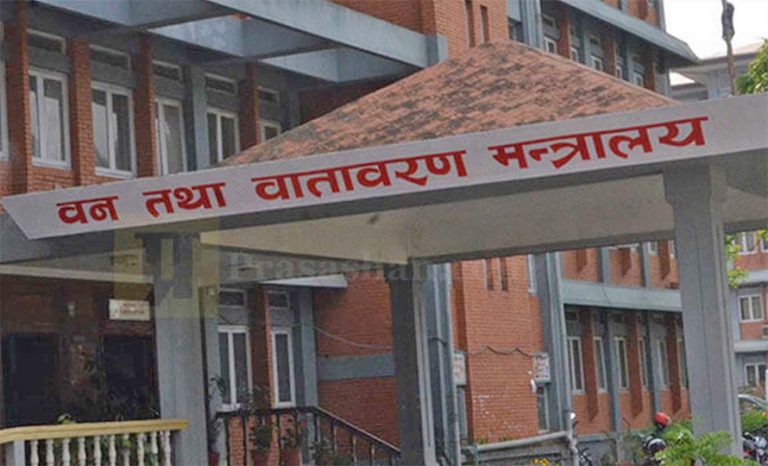 वन तथा वातावरण मन्त्रालयलाई प्राविधिक जनशक्ति कटौती नगर्न वन प्राविधिक संघहरूको ध्यानाकर्षण