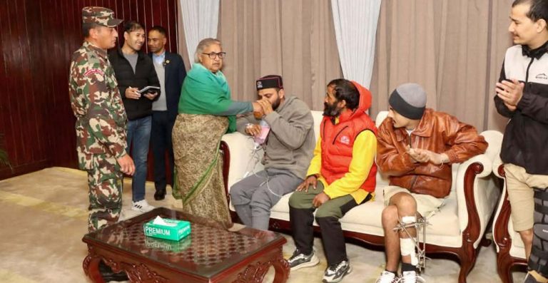 डा. निकोलस भुसाल र हरिश विष्टको अनसन ११ औँ दिनमा तोडियो ६ बुँदे सहमति