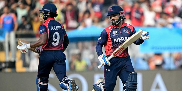 आईसीसी टी–२० विश्वकप : हिजो भएको खेलमा नेपाल इंग्ल्यान्डसँग ४ रनले पराजित