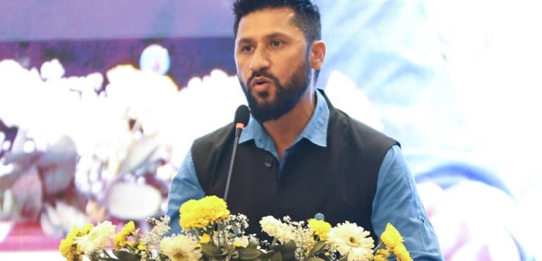 आगामी पाँच वर्षभित्र जनताले महसुस गर्ने गरी परिणाममुखी काम गर्न नसके आफूहरू अयोग्य र नालायक सावित हुने