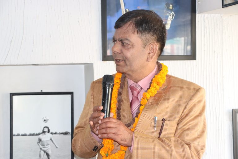 साहित्यका सिपाही र रेकर्डका बादशाह डा.  डिआर  उपाध्याय