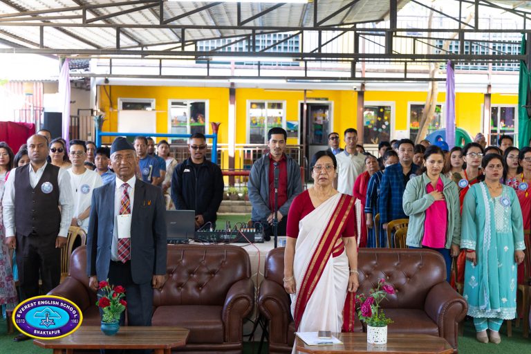 इगलिश स्कुलमा किन्डरगार्टेन तहका विद्यार्थीहरूको दीक्षान्त समारोह भव्य रूपमा आयोजना