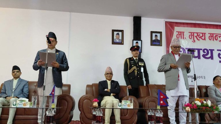 कर्णालीमा पाँचौं मुख्यमन्त्रीका रूपमा मंगलबहादुर शाहीले पद तथा गोपनीयताको शपथ