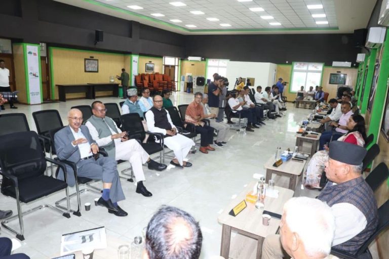 कांग्रेसको संस्थापन पक्ष पार्टी भित्रको अर्को पक्षलाई समेट्न थप लचक